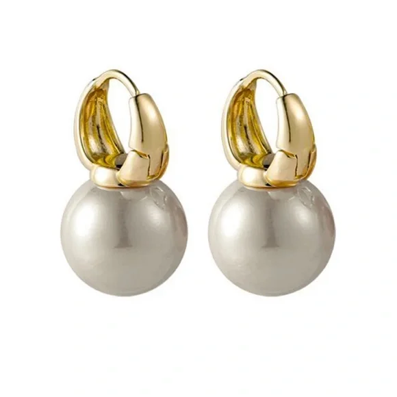 18k Gold Plated and Large Imitation Pearl Earrings - Picture 2 of 8